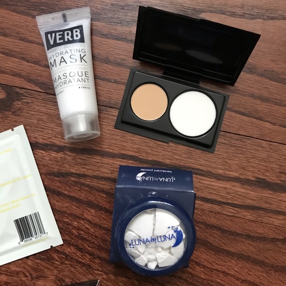 Makeup bundle - Picture 4 of 8